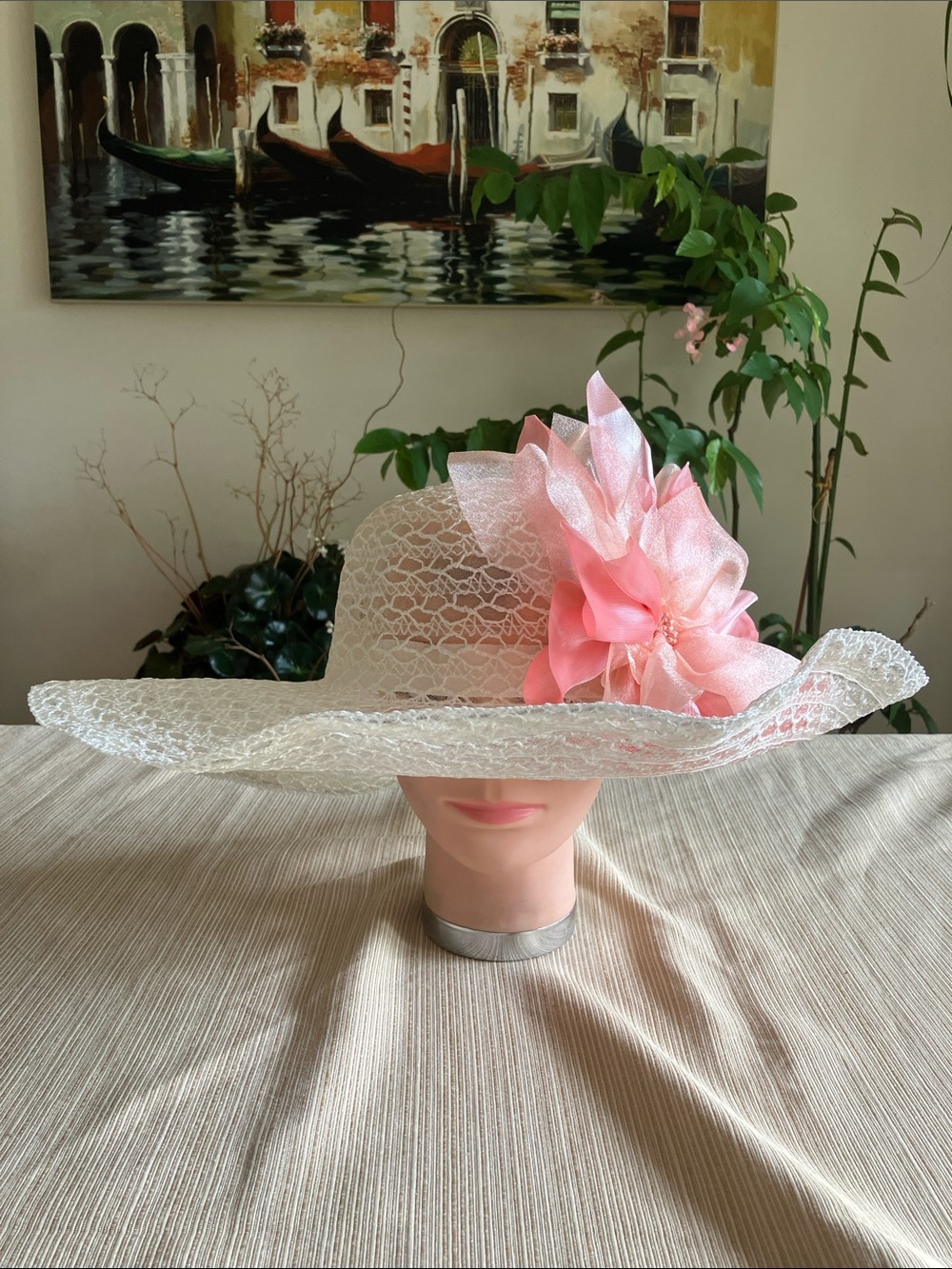 Chic Cream Lace Like Hat with Pink Flower